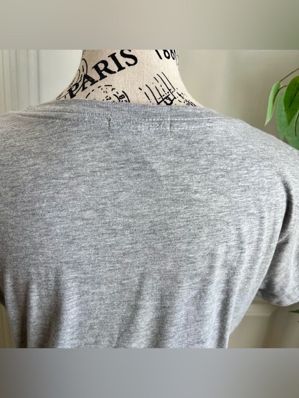 Mandee Y2K Peace Love Slim Fit Short Sleeve Graphic Top Gray Sz L - Picture 10 of 16